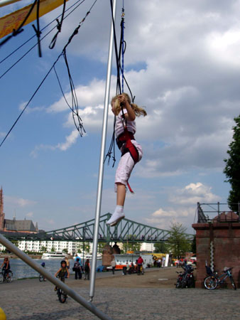 Bungee-Trampolin1