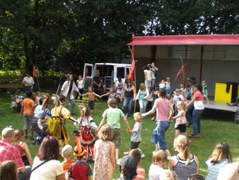 U_Kinderkulturfestival _Auftritt Bussardtänzer_3